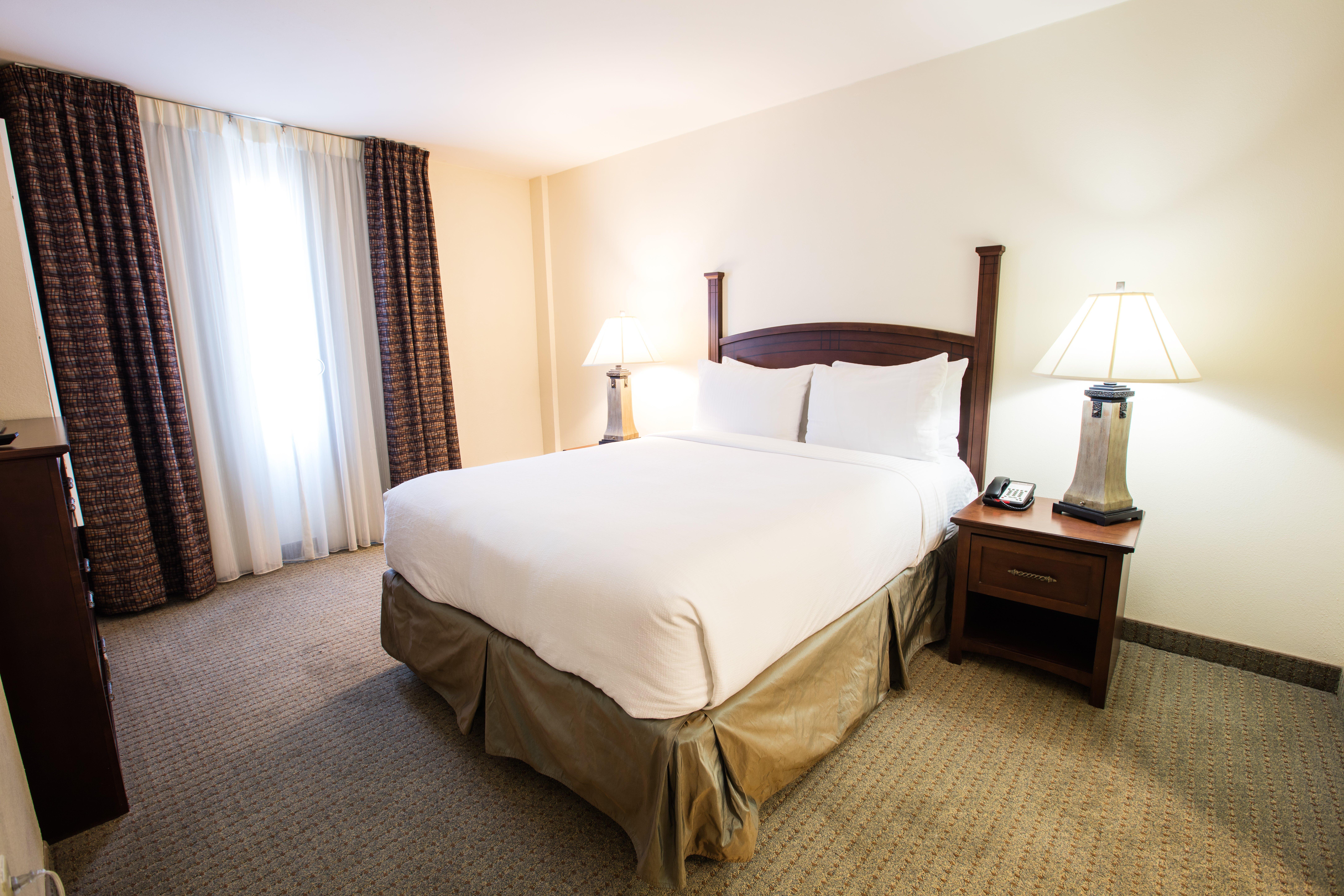Staybridge Airport By Ihg Hotel