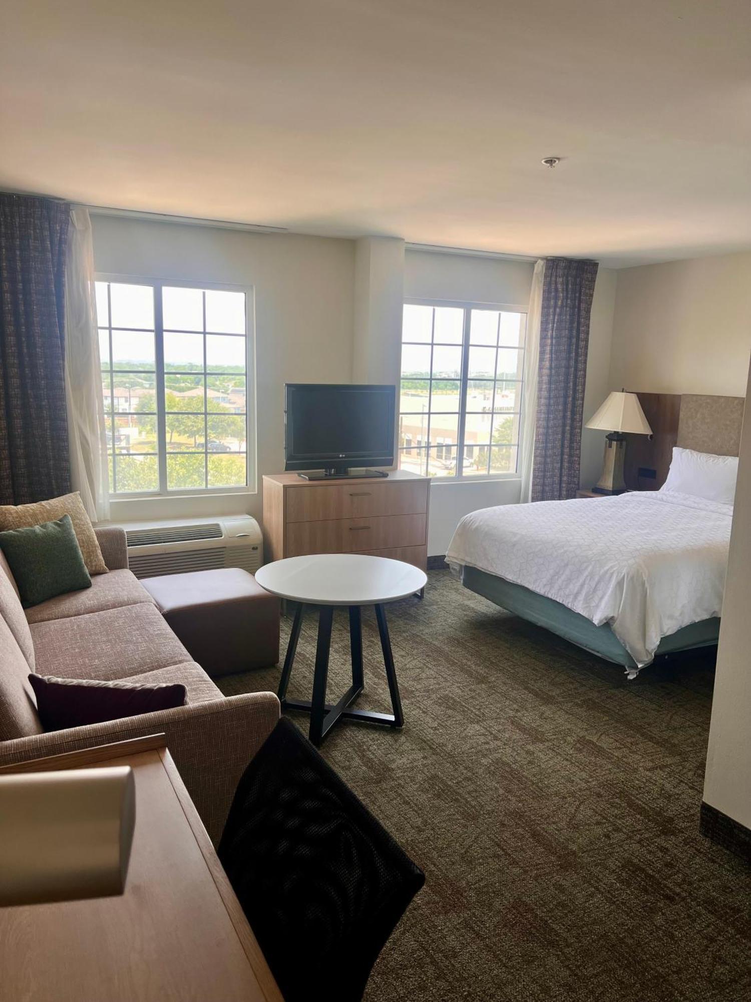 Staybridge Airport By Ihg Hotel 3*